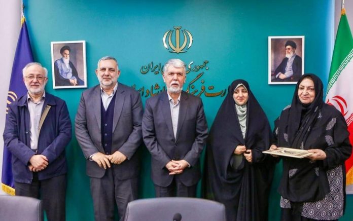 ادبیات پایداری